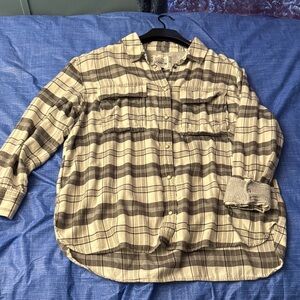 American Eagle Grey and Cream Shirt